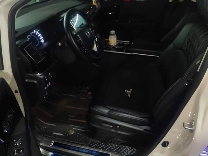 Фото 9 - Honda Elysion