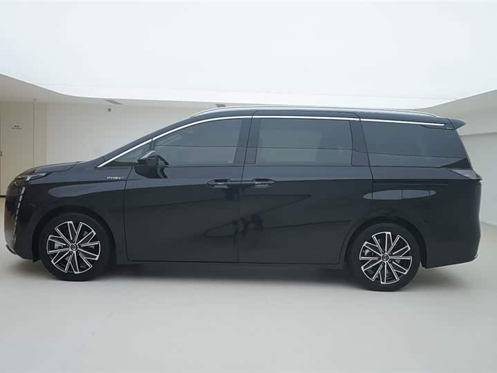 Фото 3 - GAC Trumpchi E8