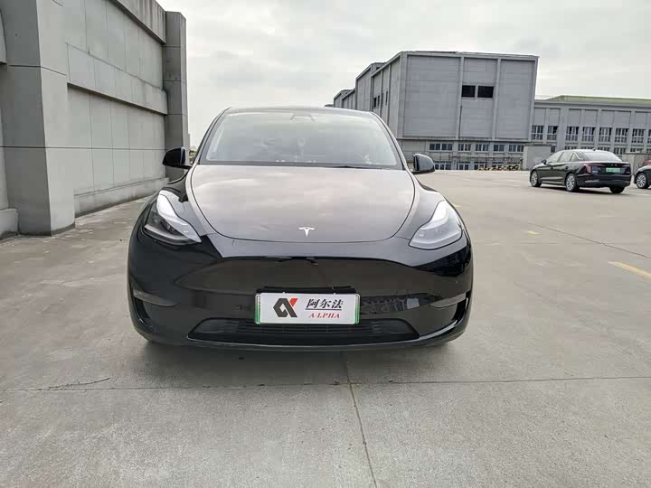 Фото 2 - Tesla Model Y