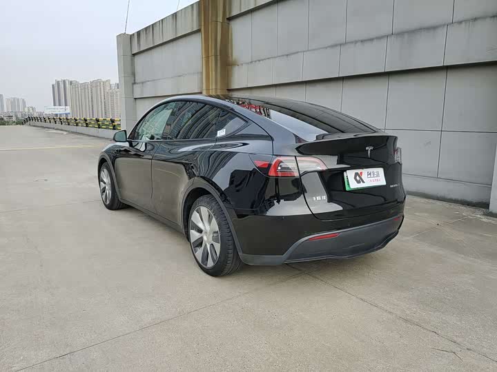 Фото 4 - Tesla Model Y