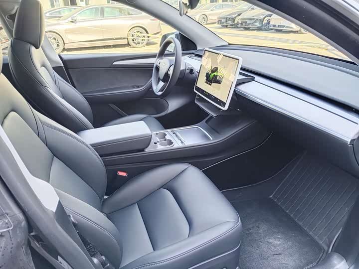 Фото 9 - Tesla Model Y