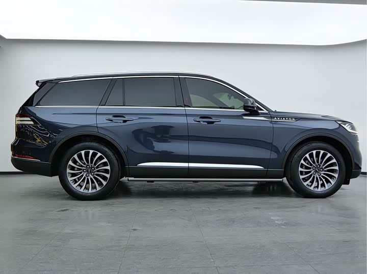 Фото 7 - Lincoln Aviator