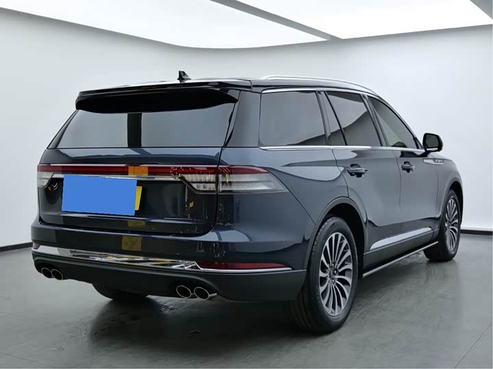 Фото 9 - Lincoln Aviator