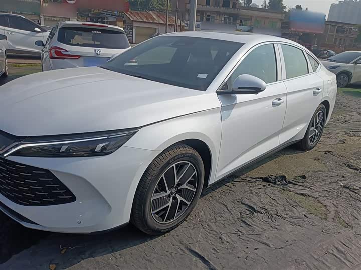 Фото 1 - BYD Qin L