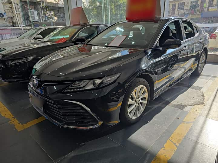 Фото 1 - Toyota Camry