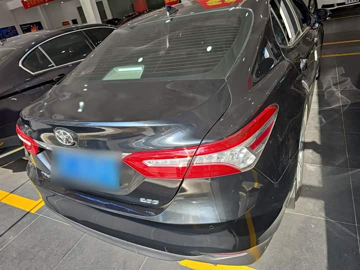 Фото 6 - Toyota Camry