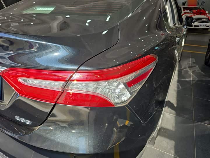 Фото 8 - Toyota Camry