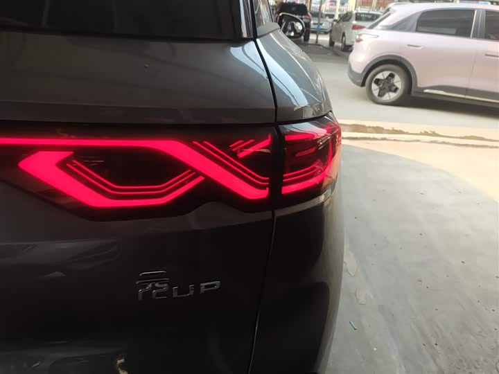 Фото 8 - BYD Yuan Up