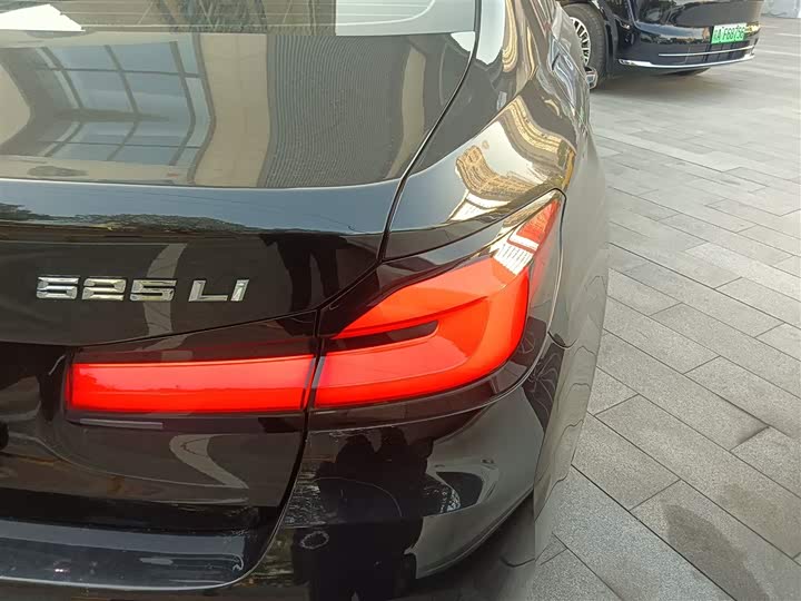 Фото 8 - BMW 5 Series