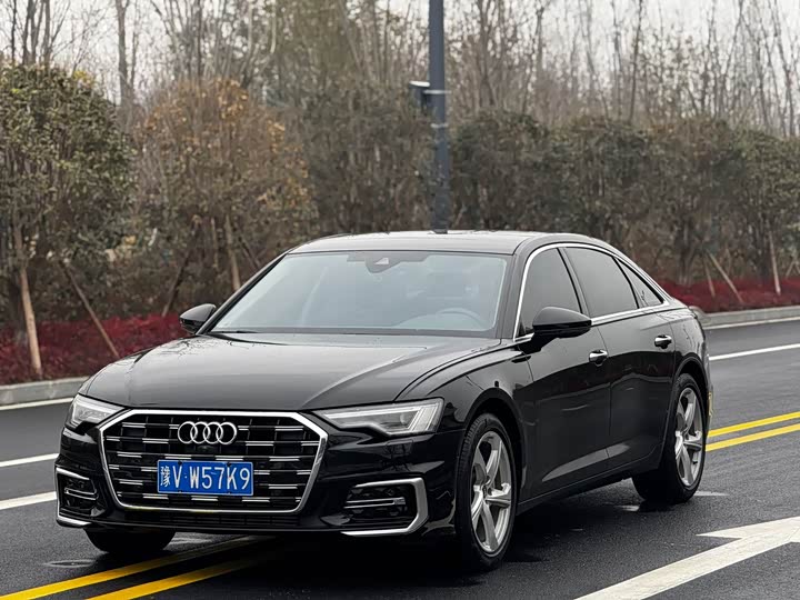 Фото 1 - Audi A6L