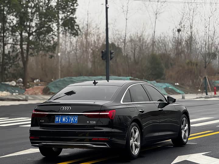 Фото 7 - Audi A6L