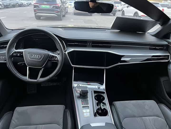Фото 5 - Audi A6L