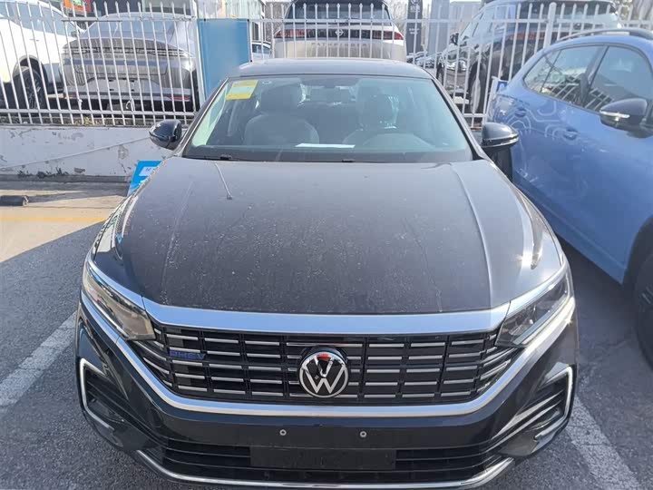 Фото 3 - Volkswagen Passat Hybrid