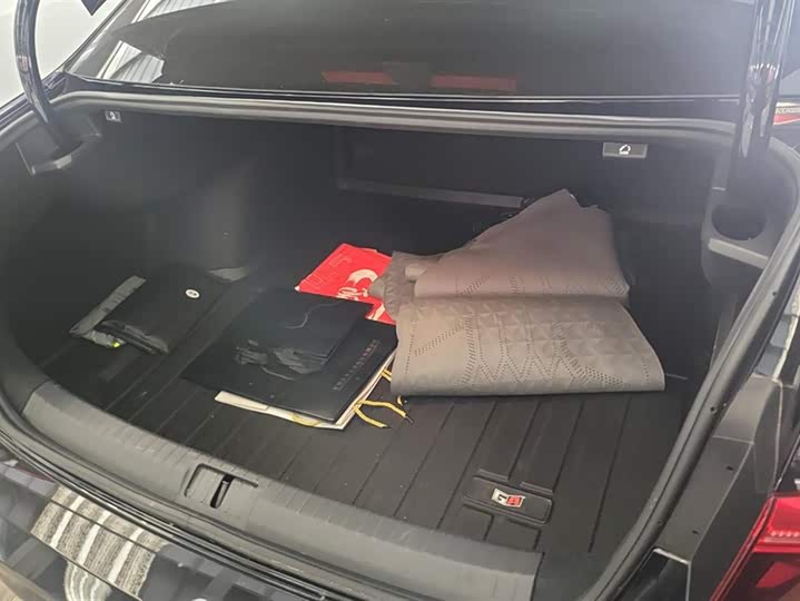 Фото 4 - Volkswagen Magotan