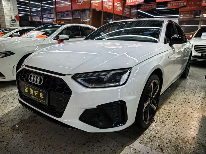 Фото 1 - Audi A4L