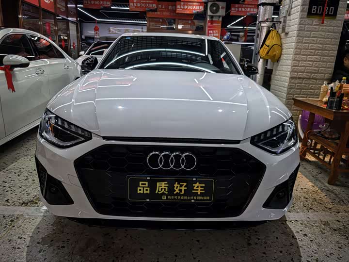 Фото 2 - Audi A4L