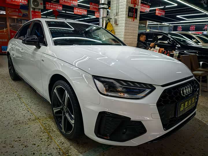 Фото 3 - Audi A4L