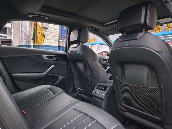 Фото 9 - Audi A4L