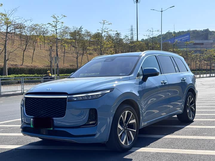 Фото 1 - LiXiang One