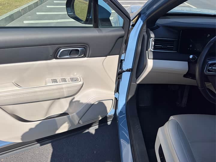 Фото 9 - LiXiang One