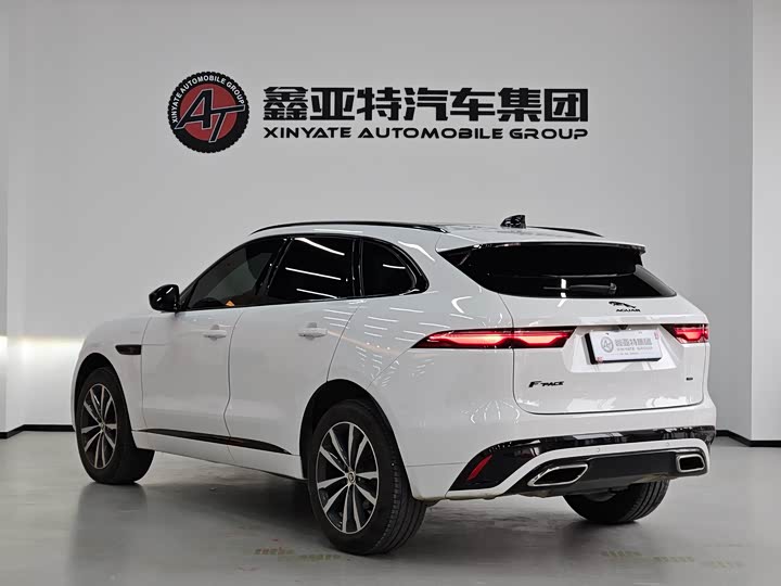 Фото 3 - Jaguar F-Pace