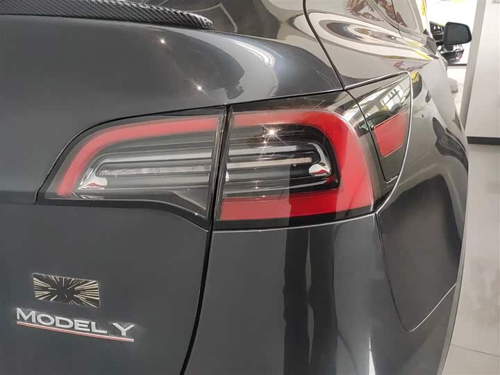 Фото 8 - Tesla Model Y