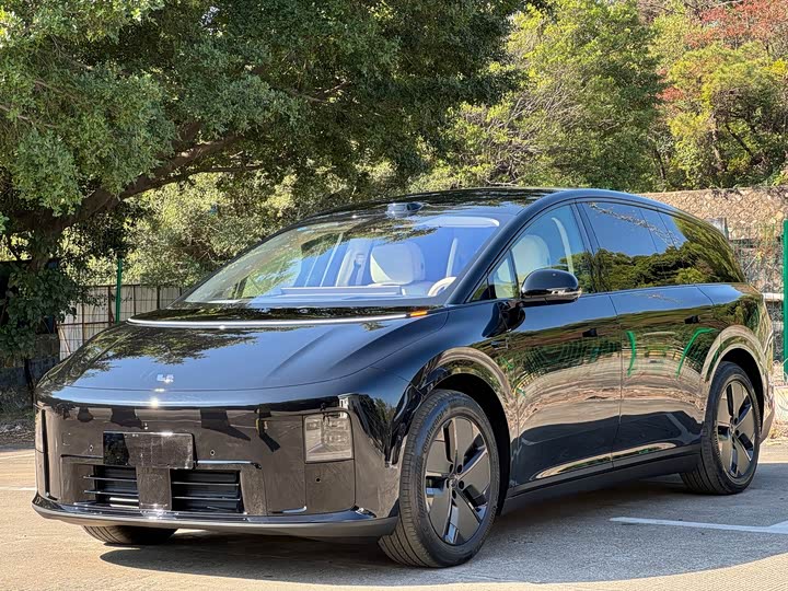 Фото 1 - LiXiang i8