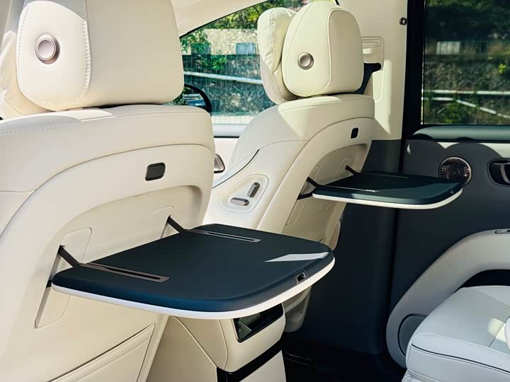 Фото 9 - LiXiang i8