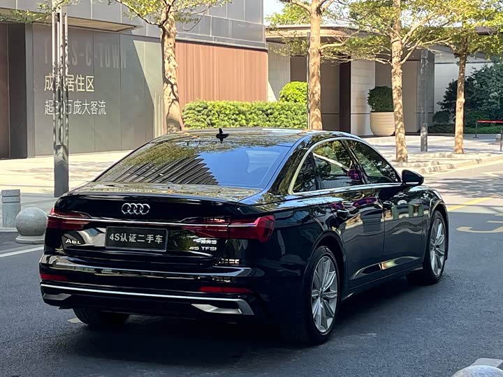 Фото 5 - Audi A6L