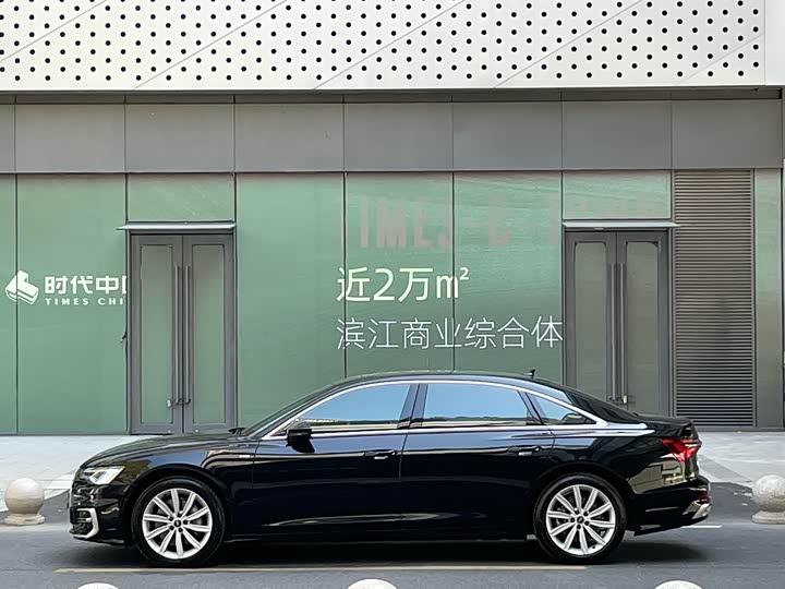 Фото 9 - Audi A6L