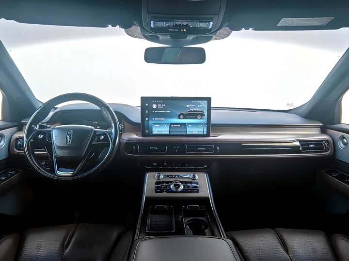 Фото 6 - Lincoln Aviator