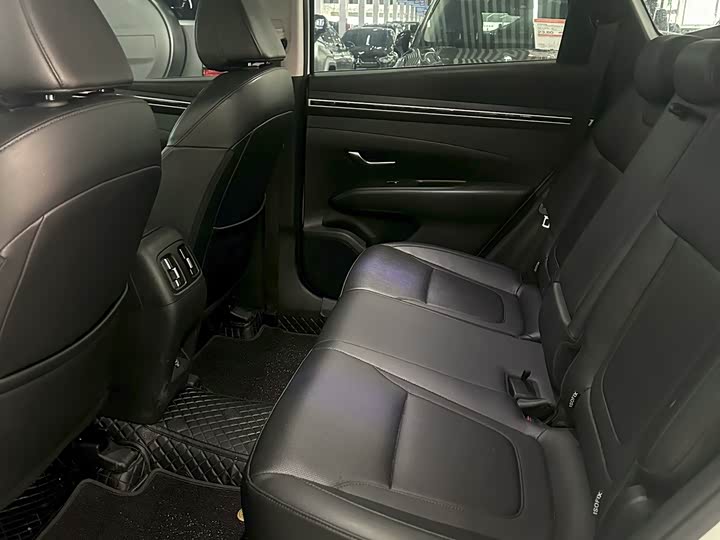 Фото 9 - Hyundai Tucson L