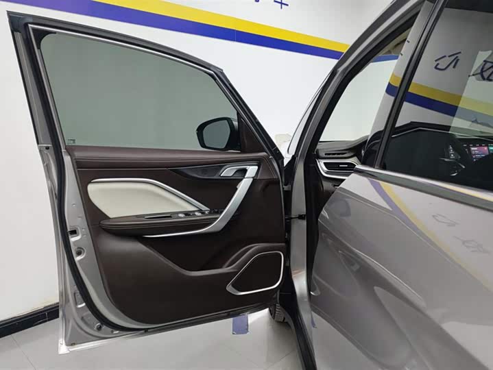 Фото 7 - Geely Jiaji