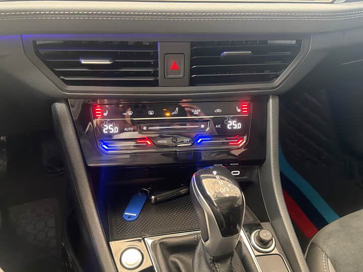 Фото 6 - Volkswagen Sagitar L