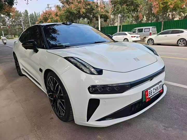 Фото 1 - Zeekr 001