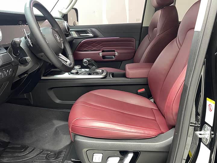 Фото 9 - Tank 300