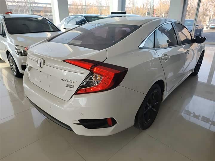 Фото 7 - Honda Civic