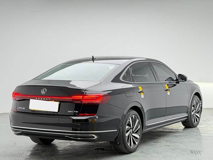 Фото 5 - Volkswagen Passat