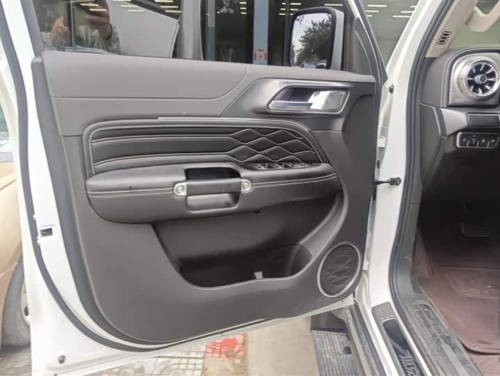 Фото 7 - Tank 300