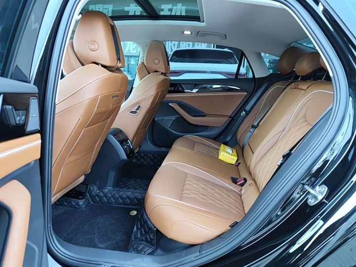 Фото 8 - Volkswagen Magotan