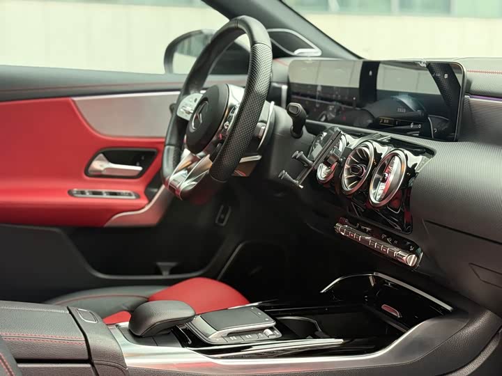 Фото 8 - Mercedes-Benz A-Class AMG