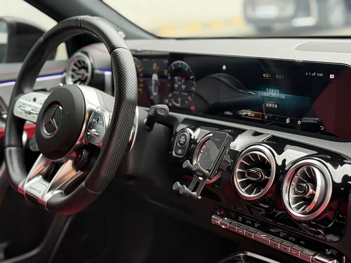 Фото 9 - Mercedes-Benz A-Class AMG