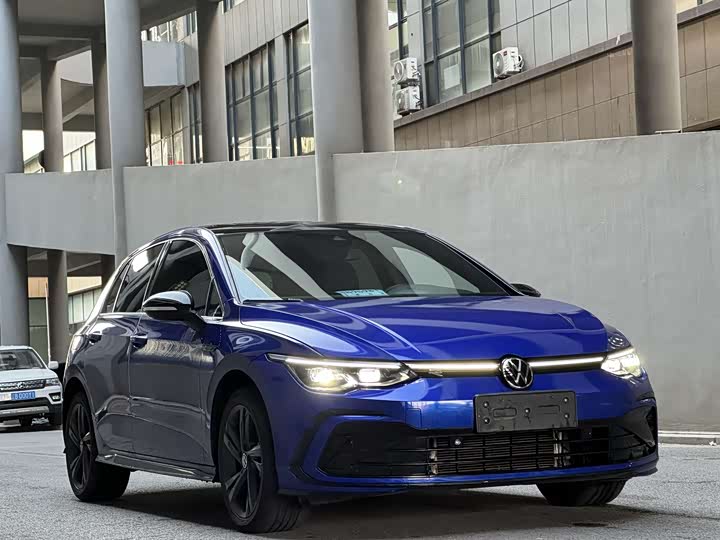 Фото 3 - Volkswagen Golf