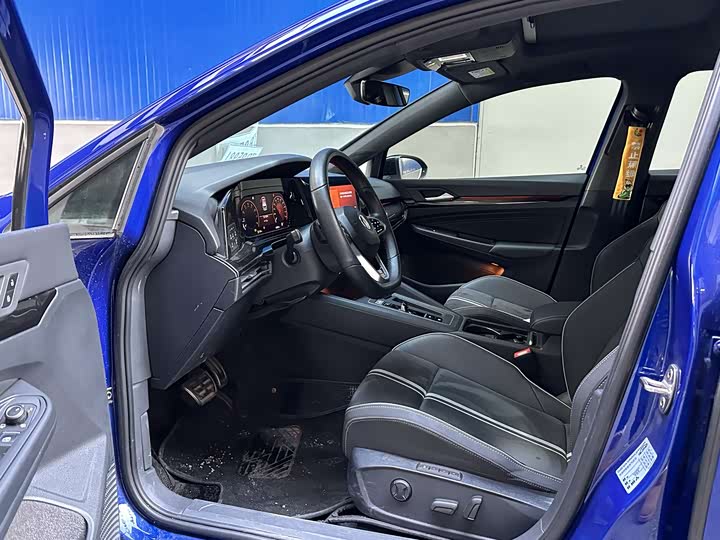 Фото 4 - Volkswagen Golf