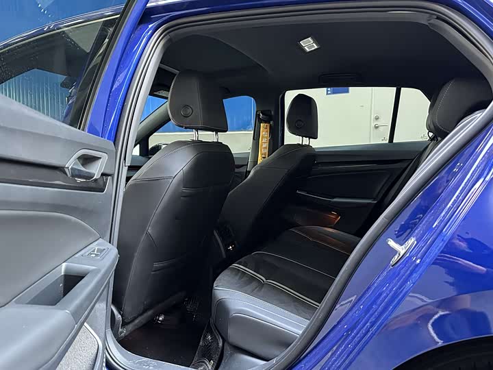 Фото 6 - Volkswagen Golf