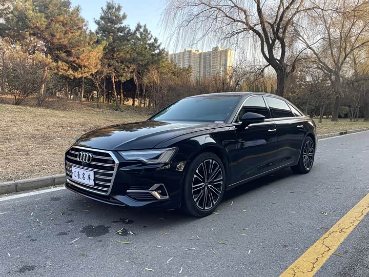 Фото 1 - Audi A6L