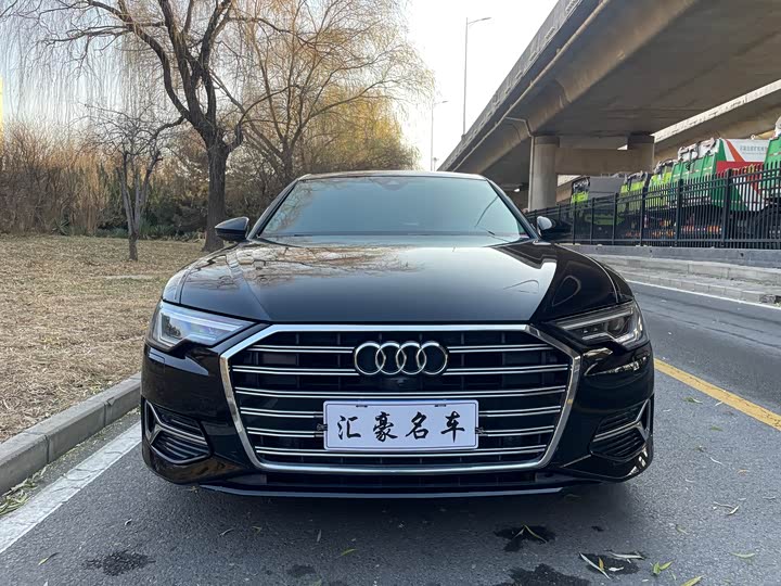 Фото 2 - Audi A6L