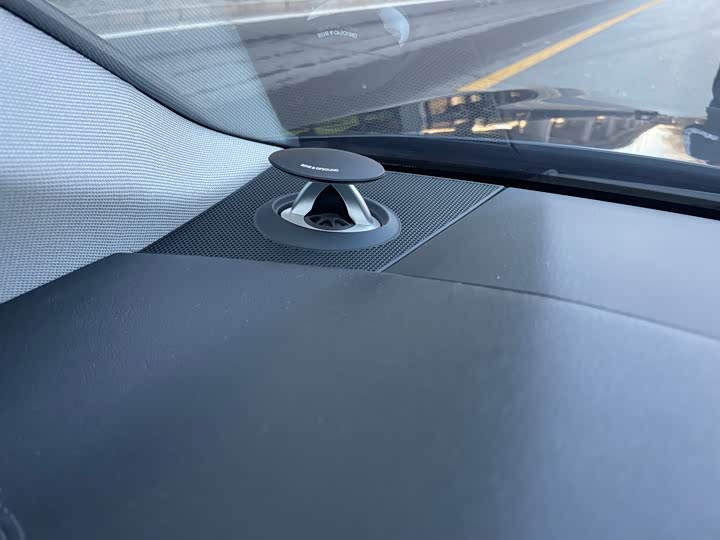 Фото 5 - Audi A6L