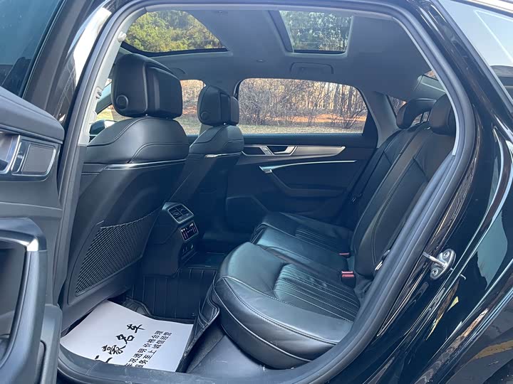 Фото 8 - Audi A6L