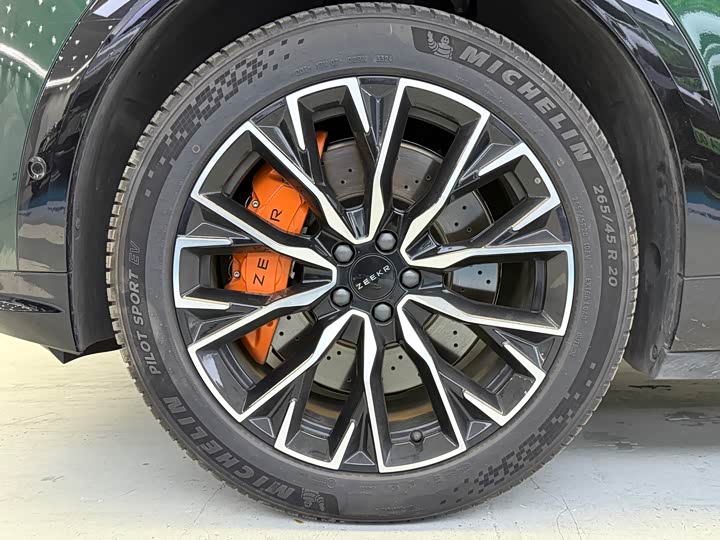 Фото 4 - Zeekr 7X